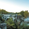 Ponte Rotto, w tle Wyspa Tyberyjska