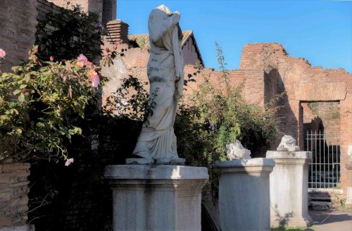 Statues of the Vestals in the atrium of the House of the Vestals at the Temple of Vesta