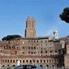 Widok z via dei Fori Imperiali na forum Trajana