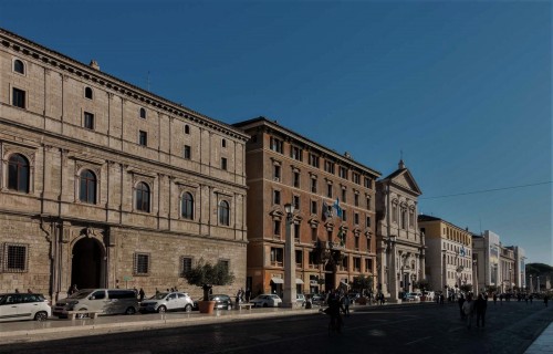 Via della Conciliazione,  Palazzo Torlonia, kościół Santa Maria in Traspontina