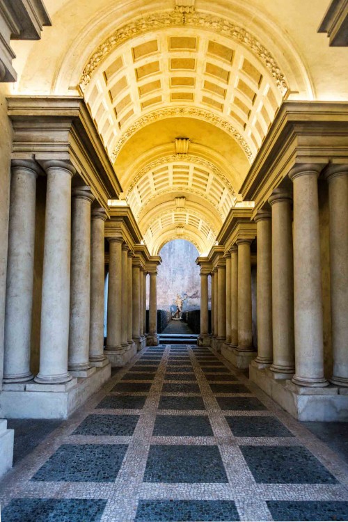 Francesco Borromini, Palazzo Spada, perspective colonnade