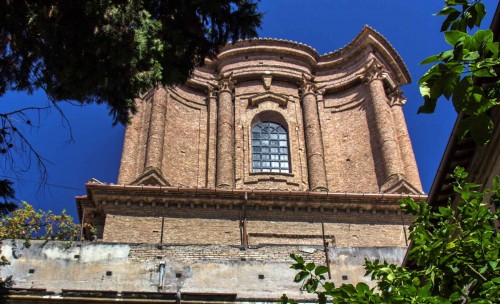 Francesco Borromini, tower topping off the dome of the Basilica of Sant’Andrea delle Fratte