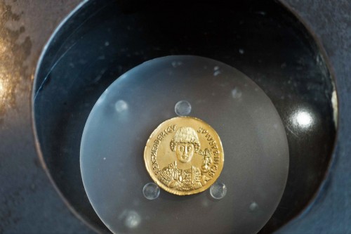 Coin with the image of Theodoric, Museo Nazionale Romano, Palazzo Massimo alle Terme