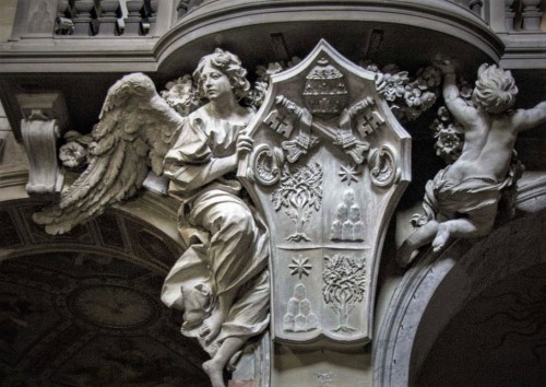 Antonio Raggi, Angel supporting the coat of arms of Pope Alexander VII, Basilica of Santa Maria del Popolo