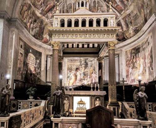 Basilica of San Pietro in Vincoli, baldachin over the confessio with the chains of St. Peter