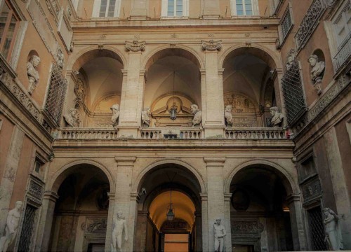 Palazzo Mattei di Giove, view of the palace courtyard