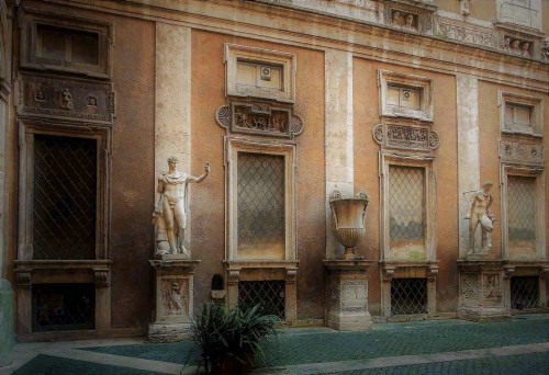 Palazzo Mattei di Giove, view of one of the courtyard walls