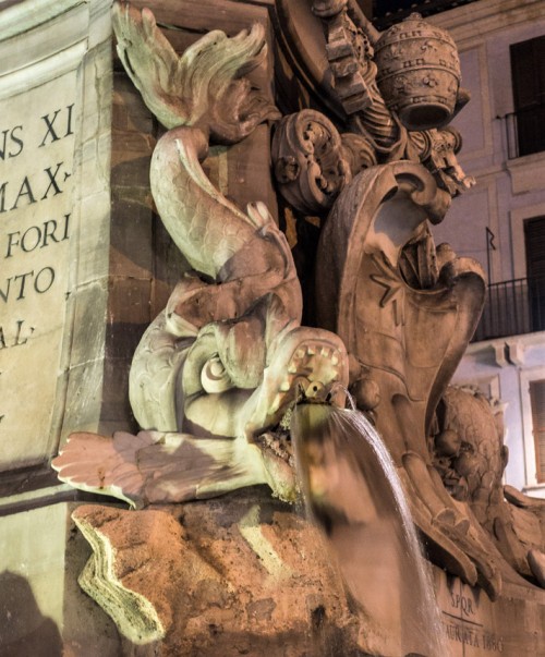 Fontana della Rotonda, dolphins from the beginning of the XVIII century