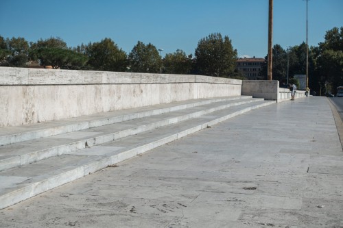 Ponte Duca d'Aosta, monumental stairs enriching the bridge sidewalks