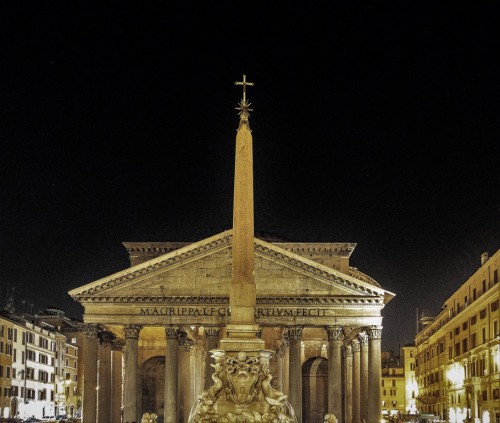 Macuteo Obelisk with the Pantheon in the background