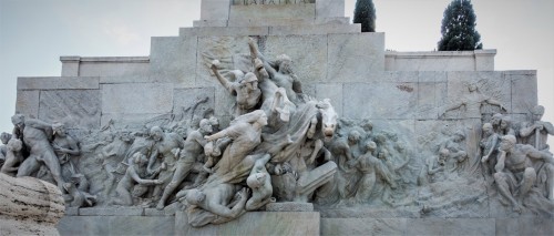 Statue of Giuseppe Mazzini, Turmoil of the revolution and the bringing together of the remains of martyrs in the struggle for independence, Ettore Ferrari