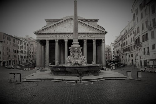 Pantheon on Piazza della Rotonda