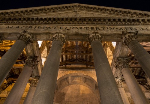 Pantheon, temple portico