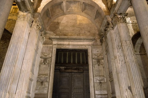 Pantheon, the temple bronze gate