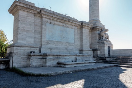 Ponte Flaminio, enterance avant-corps