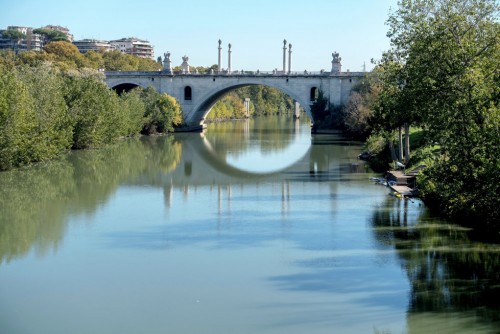 Ponte Flaminio, widok z mostu Ponte Milvio