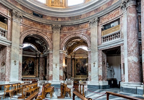 Church of Sant'Andrea al Quirinale, view of one of the church wings