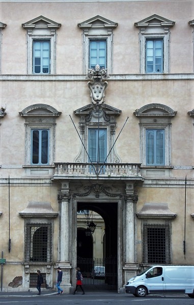 Enterance gate into the Palazzo Altieri presently the residence of the Italian Banking Association