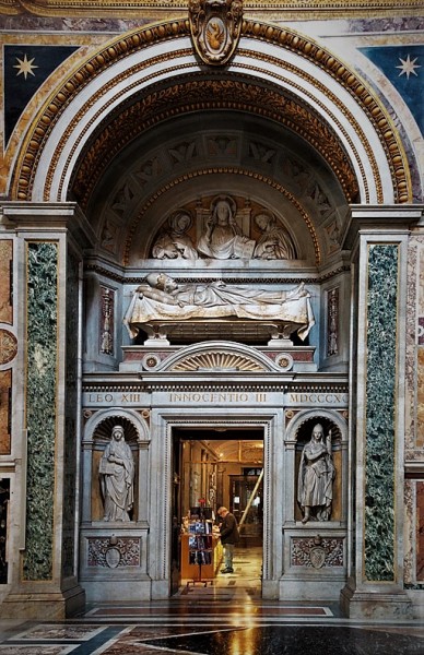 Tombstone of Pope Innocent III, end of the XIX century, basilica transept of San Giovanni in Laterano