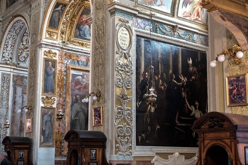 Church of Santi Cosma e Damiano, Chapel of St. John the Baptist, at the top tombstone of the painter Giovanni Baglione