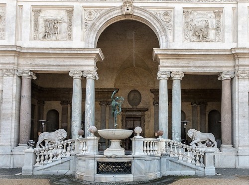 Willa Medici, casino - fasada ogrodowa, fragment (loggia Lwów i Merkury w locie)