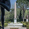 Willa Medici, egipski obelisk (replika) na dziedzińcu ogrodowym - oryginał wywieziony do Florencji