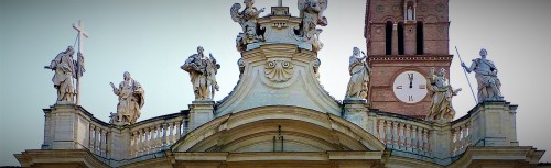 Statue of St. Helena, top of the façade of the Basilica of Santa Croce in Gerusalemme