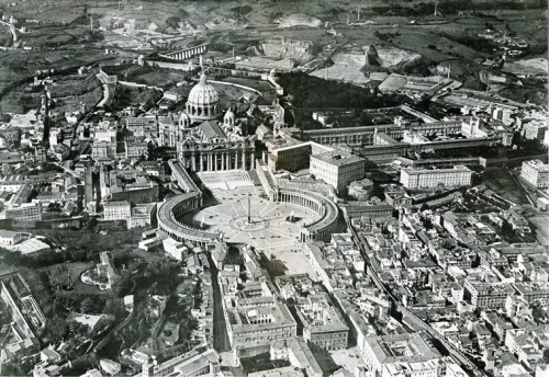 Aerial view of st. Peter's Square, pic. from 1922