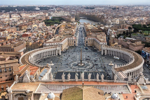 Plac św. Piotra (Piazza di San Pietro) i via della Conciliazione, widok z kopuły bazyliki św. Piotra