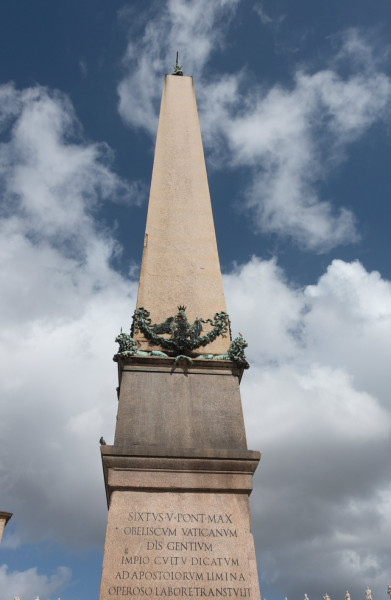 Obelisk Vaticano, Piazza di San Pietro