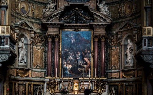 Pietro da Cortona, main altar – Charles Borromeo Leading a Procession in Milan, Church of San Carlo ai Catinari