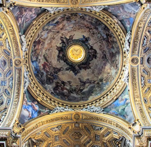 Pietro da Cortona, w kopule Triumf Trójcy Świętej, w żagielkach kopuły sylwetki proroków, kościół Santa Maria in Vallicella