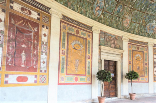 Villa Giulia, view of the loggia with antique frescoes