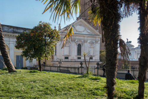 Willa Aldobrandini, widok na fasadę kościoła Santa Caterina da Siena