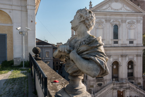 Willa Aldobrandini, widok na fasadę kościoła Santa Caterina da Siena