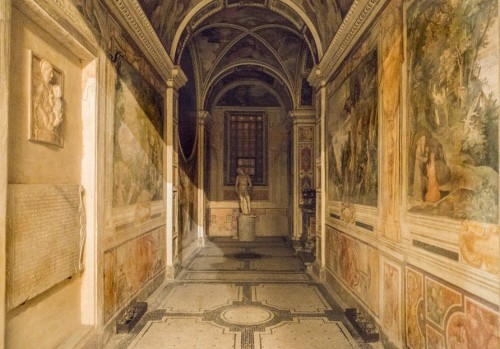 Corridor leading to the Chapel dedicated to the martyrdom of St. Cecilia (Cappella del Bagno), Church of Santa Cecilia