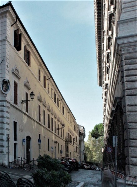 Via del Mascherone, view from Piazza Farnese