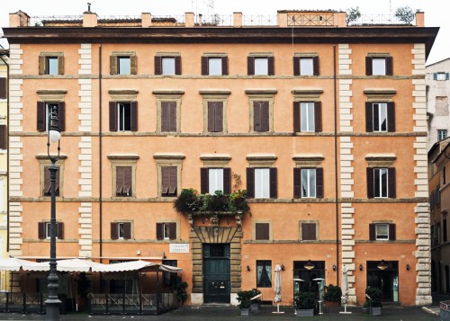 Piazza Farnese, Palazzo Mandosi-Mignanelli, zdj. Wikipedia