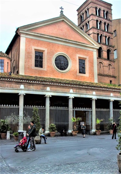 Church of San Lorenzo in Lucina, facade