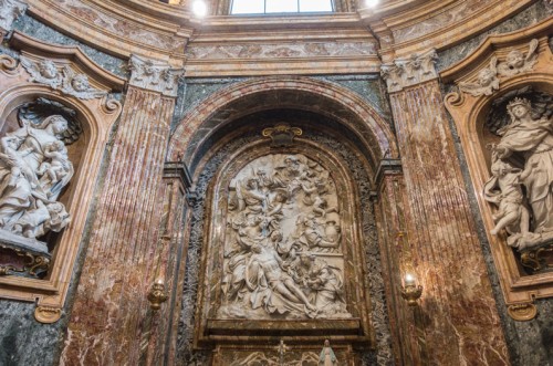 Main altar of the Chapel del Monte di Pietà - Lamentation of Christ, Domenico Guidi, Palazzo del Monte di Pietà