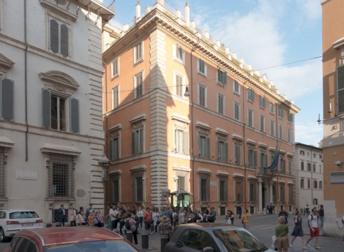 Palazzo Giustiniani przy Piazza di San Luigi dei Francesi - obecnie siedzina Senatu włoskiego parlamentu