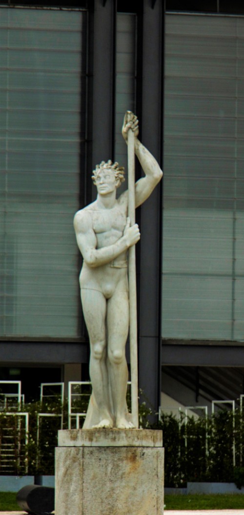 Foro Italico, statue – decoration of the tennis court