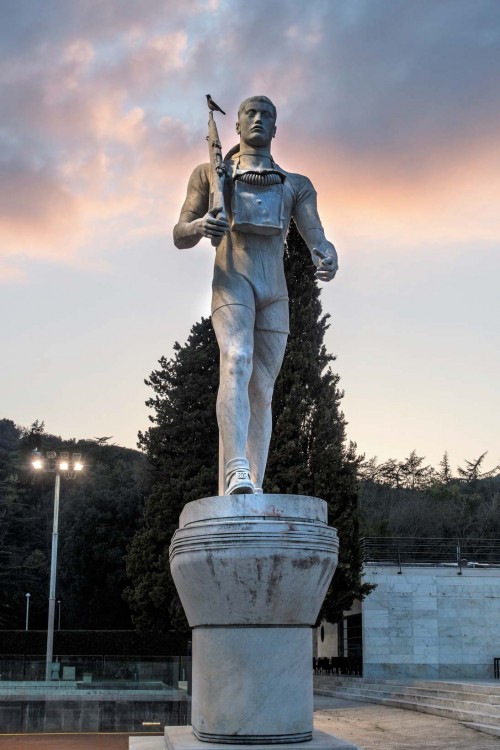 Foro Italico, statue of a soldier – decoration of the tennis court