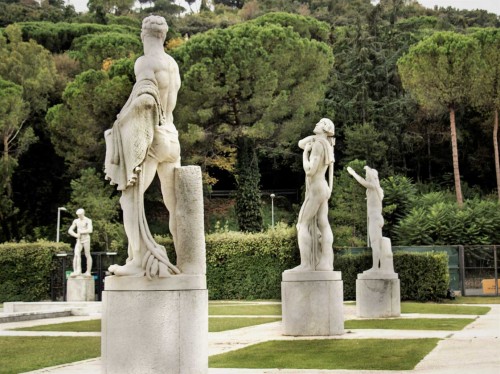 Foro Italico, sculptures at the tennis courts