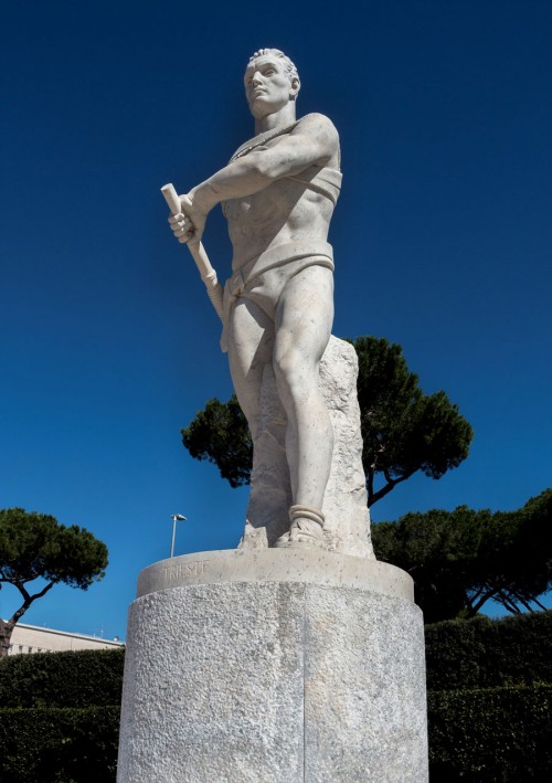 Foro Italico, Stadio dei Marmi, jeden z marmurowych atletów