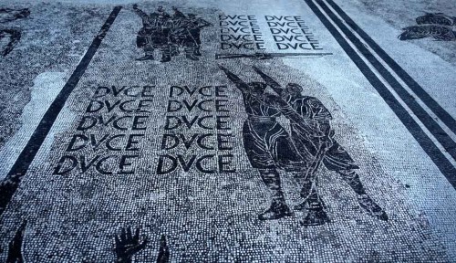 Piazzale dell'Impero, mosaics praising Mussolini