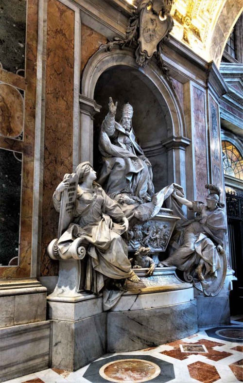 Tombstone of Pope Gregory XIII, Basilica of San Pietro in Vaticano