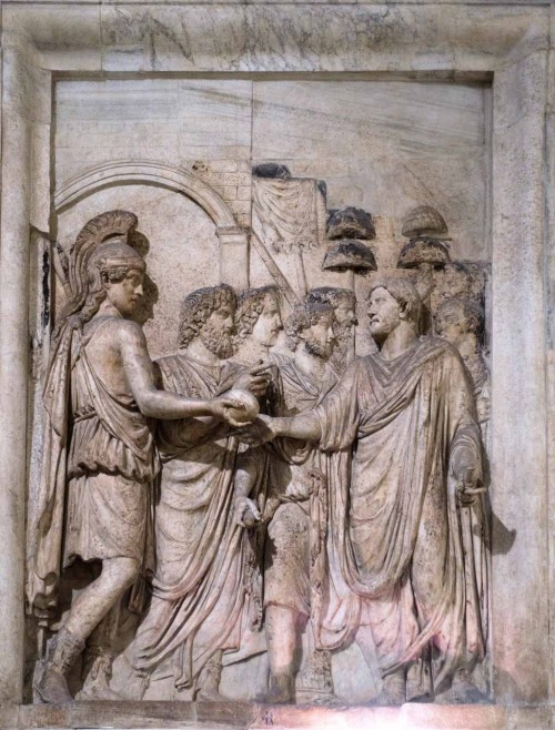 Hadrian’s arrival in Rome, Greeted by the Senate, the populace and the goddess Roma, relief from the unpreserved Arch of Hadrian, Musei Capitolini