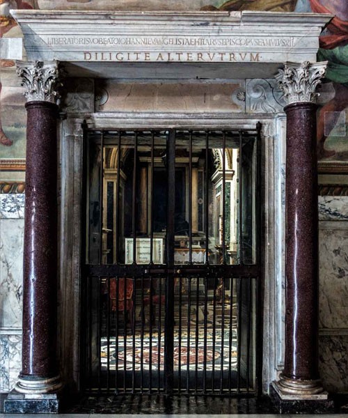 San Giovanni in Laterano Baptistery, Chapel of St. John the Evangelist – in the lintel an inscription dedicated to  Pope Hilarius