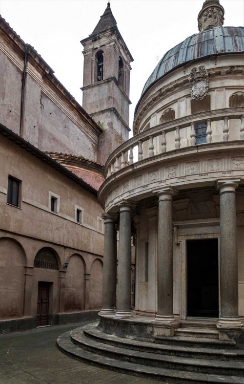 Kaplica Męczeństwa św. Piotra (Tempietto) na dziedzińcu wirydarza kościoła San Pietro in Montorio